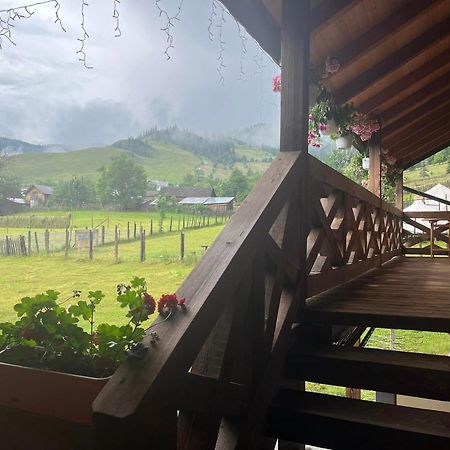 Pensiunea Mireasma Bucovinei Crucea Esterno foto