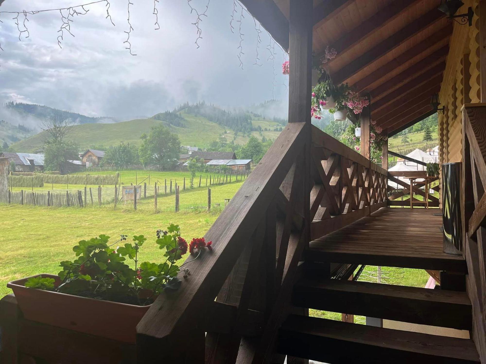 Pensiunea Mireasma Bucovinei Crucea Esterno foto
